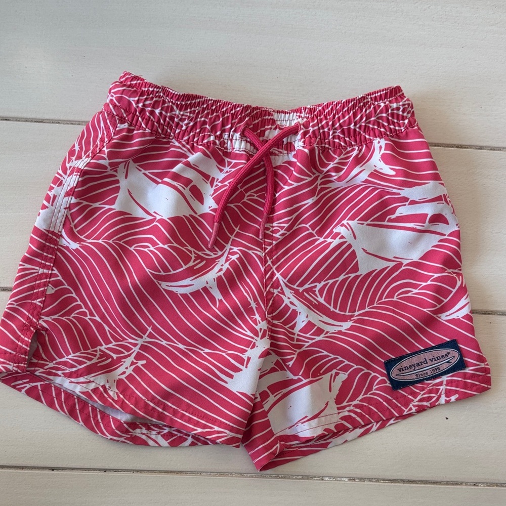 Vineyard Vines Red and White boat Print swim trunks